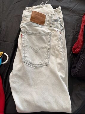 Levi's Men's Light Blue Straight Jeans with Signature Patch